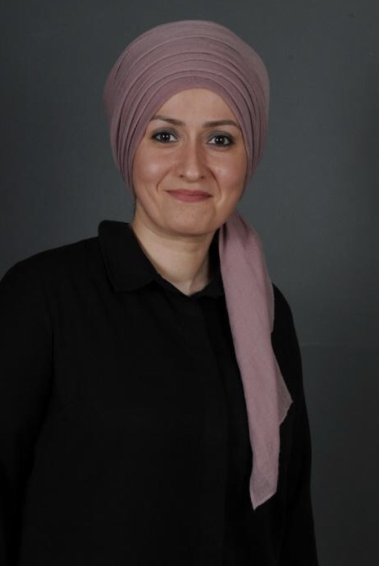 Frau Özcan